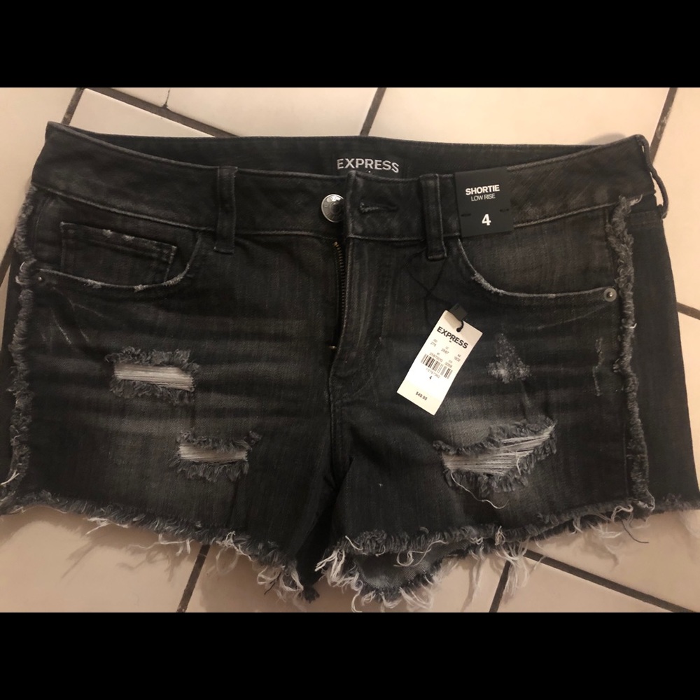Express shortie jean shorts New with tag